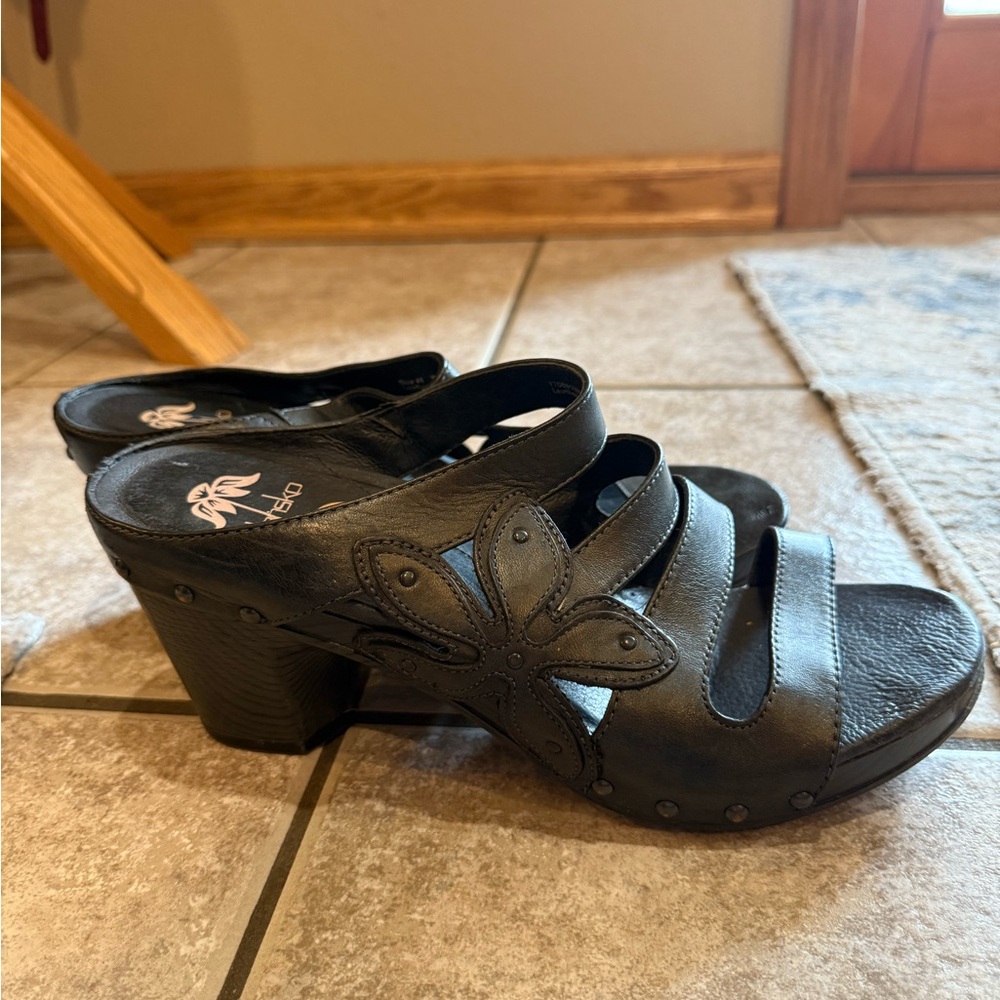 Stylish Black Women's Sandals